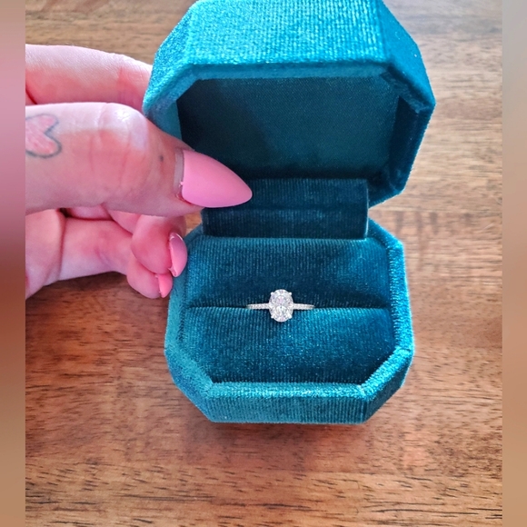 Jewelry - 1CT Moissanite Stone 10K White Gold Ring